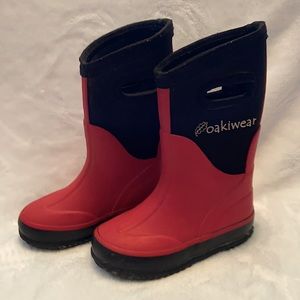 Oakiwear kids mud boots. Size 6. Red